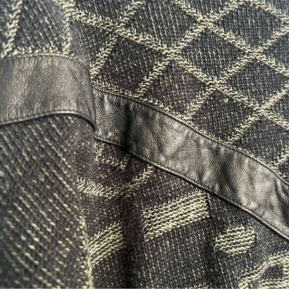 Vintage 90’s Men's Black/Grey Sweater Sz Large 100% ACRYLIC/vegan leather - Picture 7 of 12